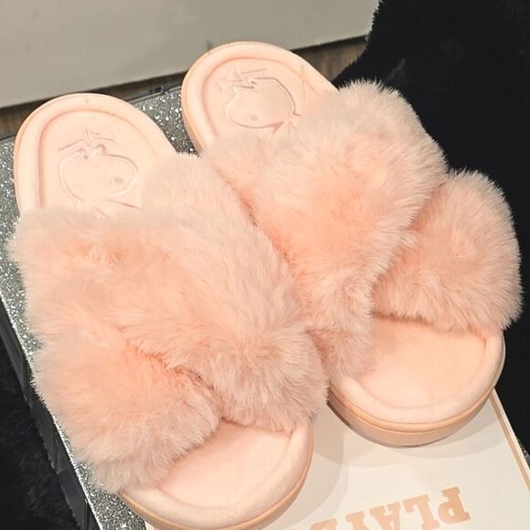 Playboy Embossed Logo Plush Memory Foam Cross Slippers - Picture 7 of 8